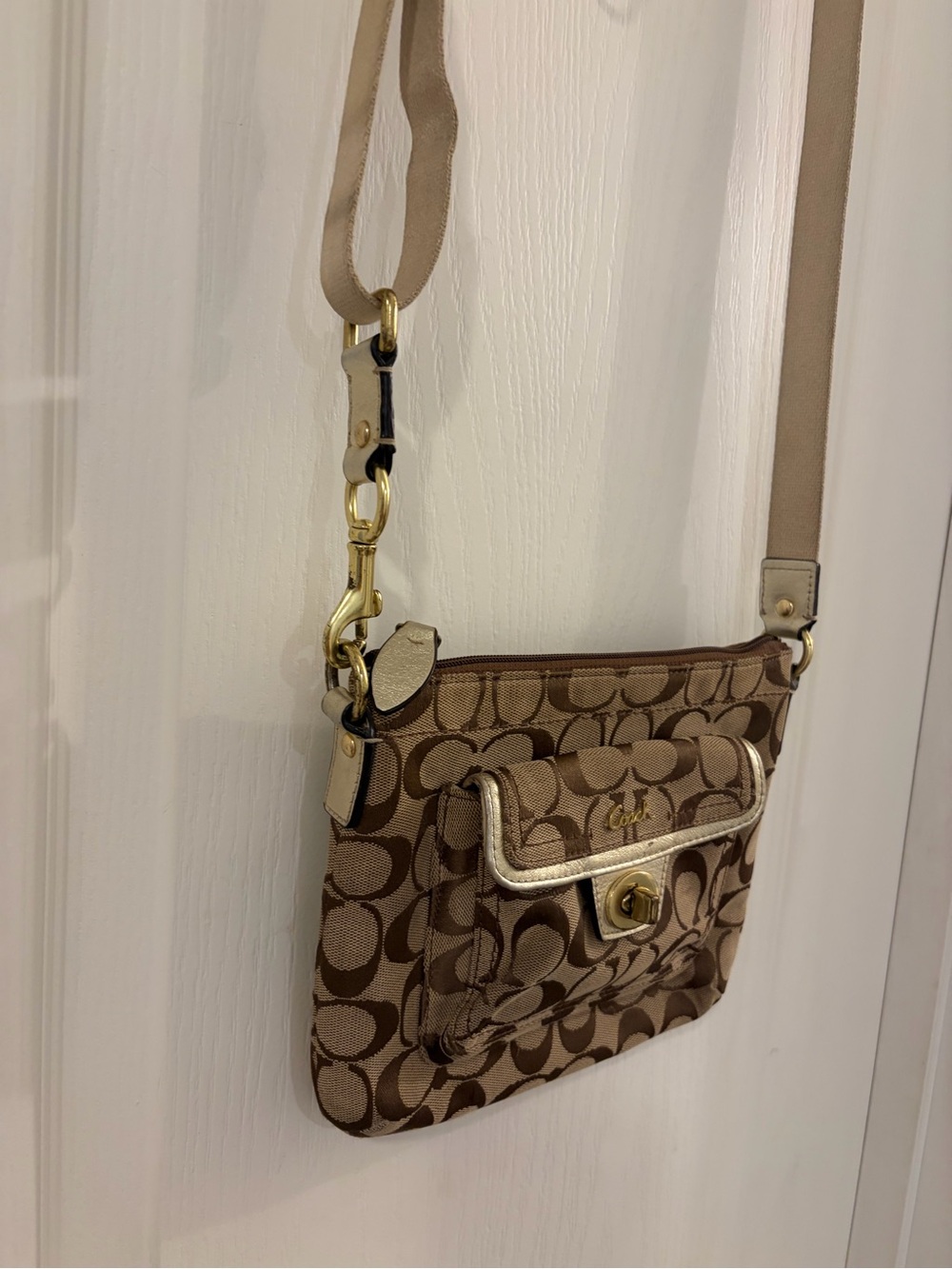 Coach Tan/Brown Signature Canvas Crossbody with Gold Hardware - Picture 3 of 9